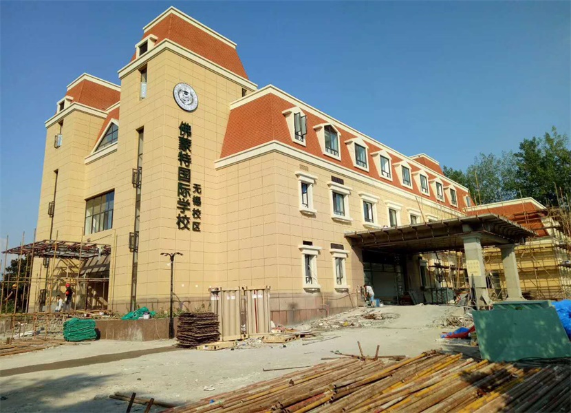 压线机和弹簧机的区别: